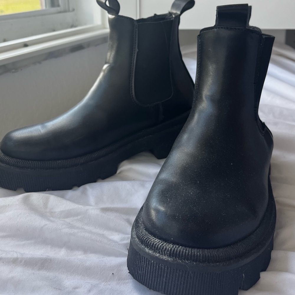 boots - Picture 3 of 3